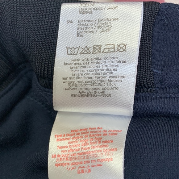 US 10 Hugo Boss Navy Blue Shorts - Picture 7 of 7